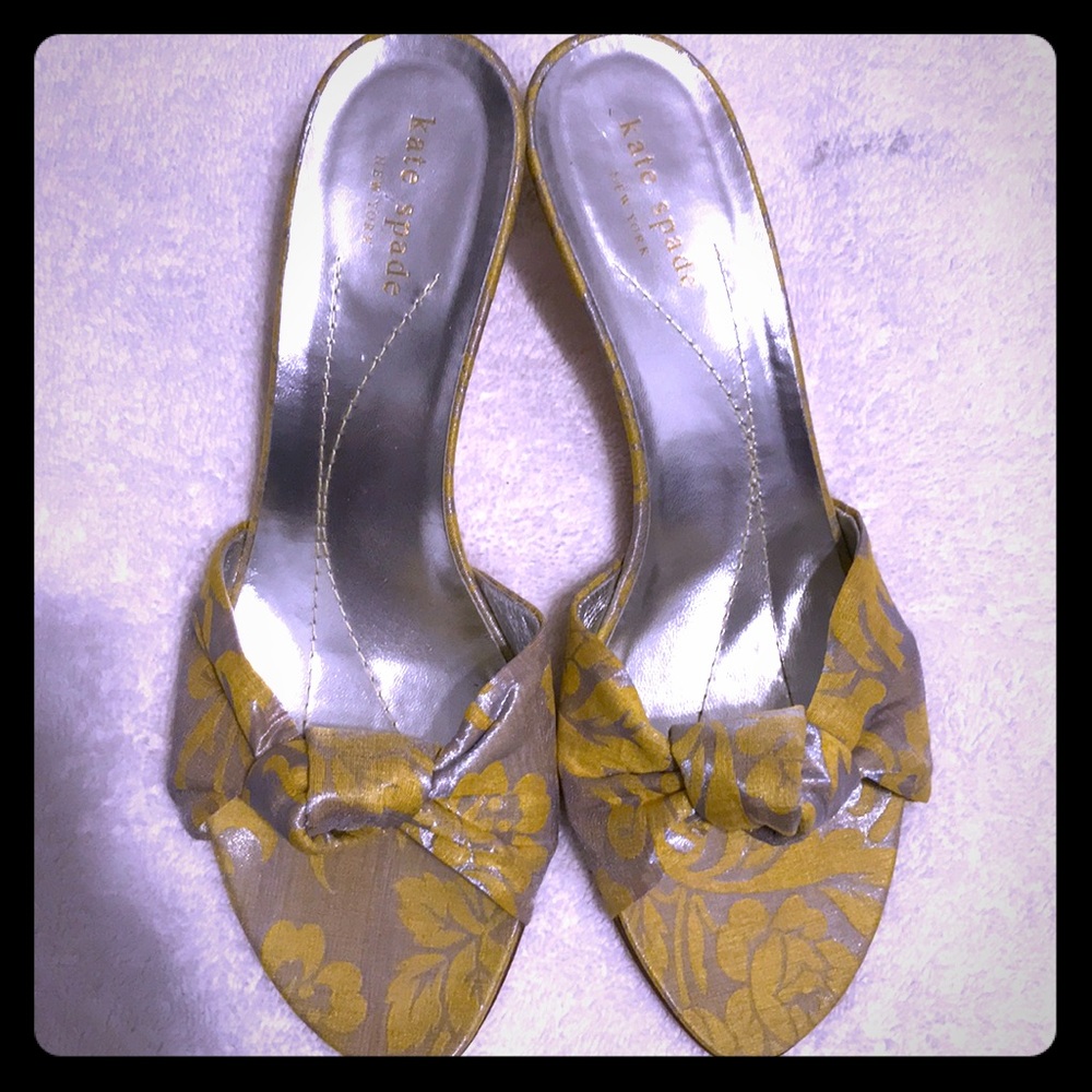 NEW♠️KATE♠️Spade sandals is new nice and clean. - Picture 5 of 6